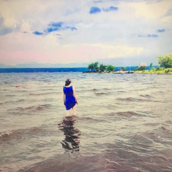 Meet your Posher, Naomi - Picture 1 of 2